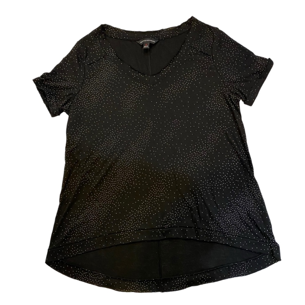 Black Short Sleeve V-Neck Tee with Subtle Dot Detail